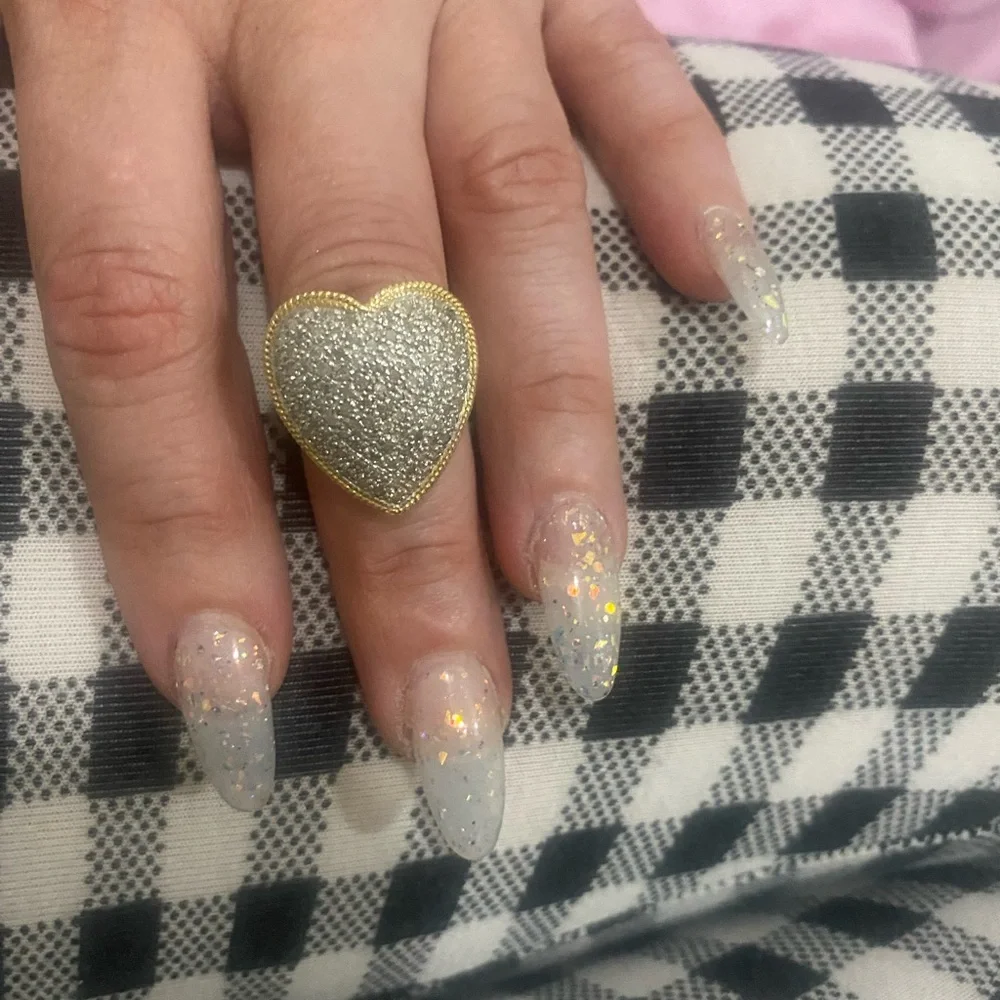 14k solid gold diamond heart ring - Picture 5 of 16